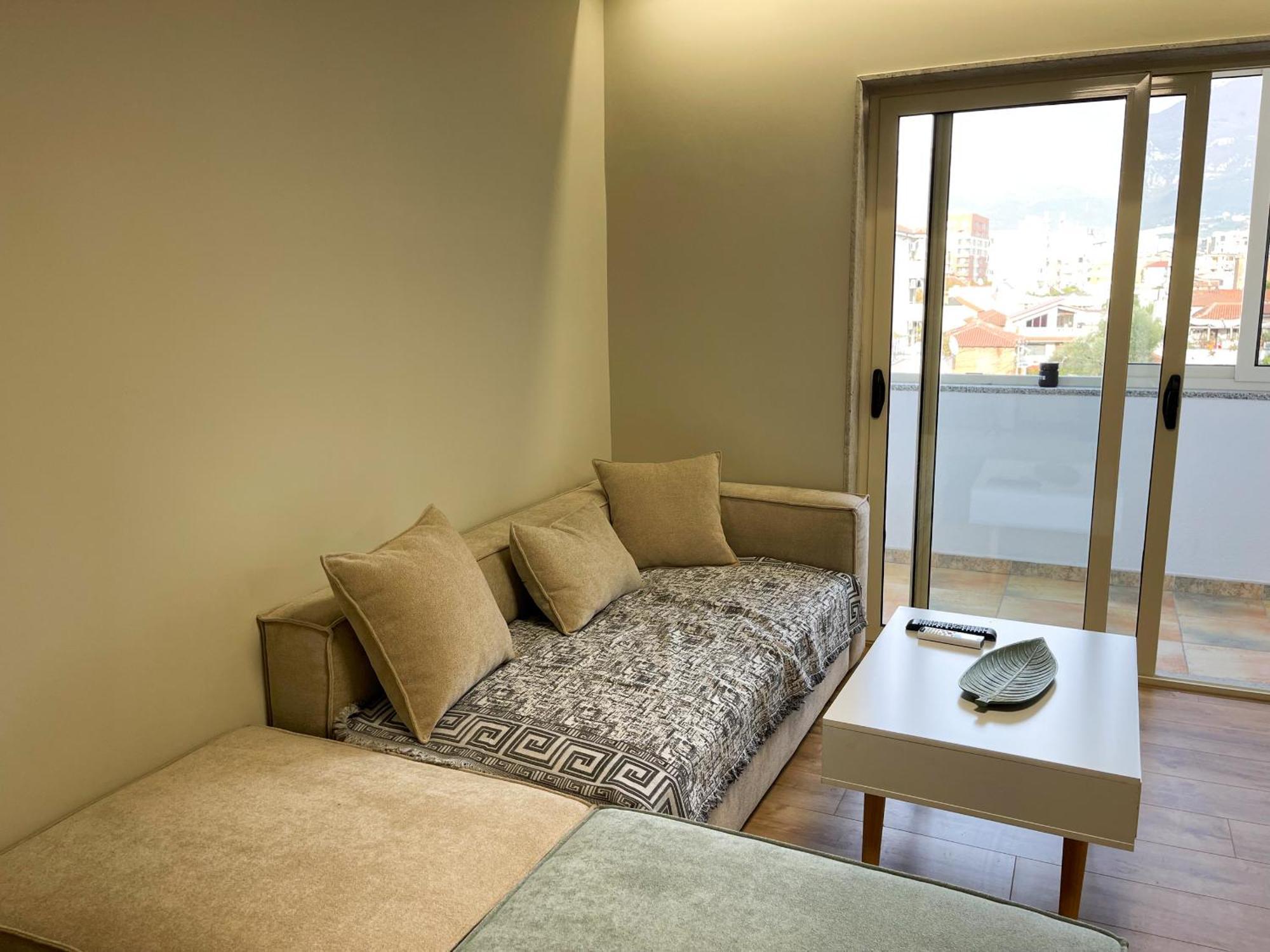 Wanderlust Bazaar Apartment Tirana Exterior photo