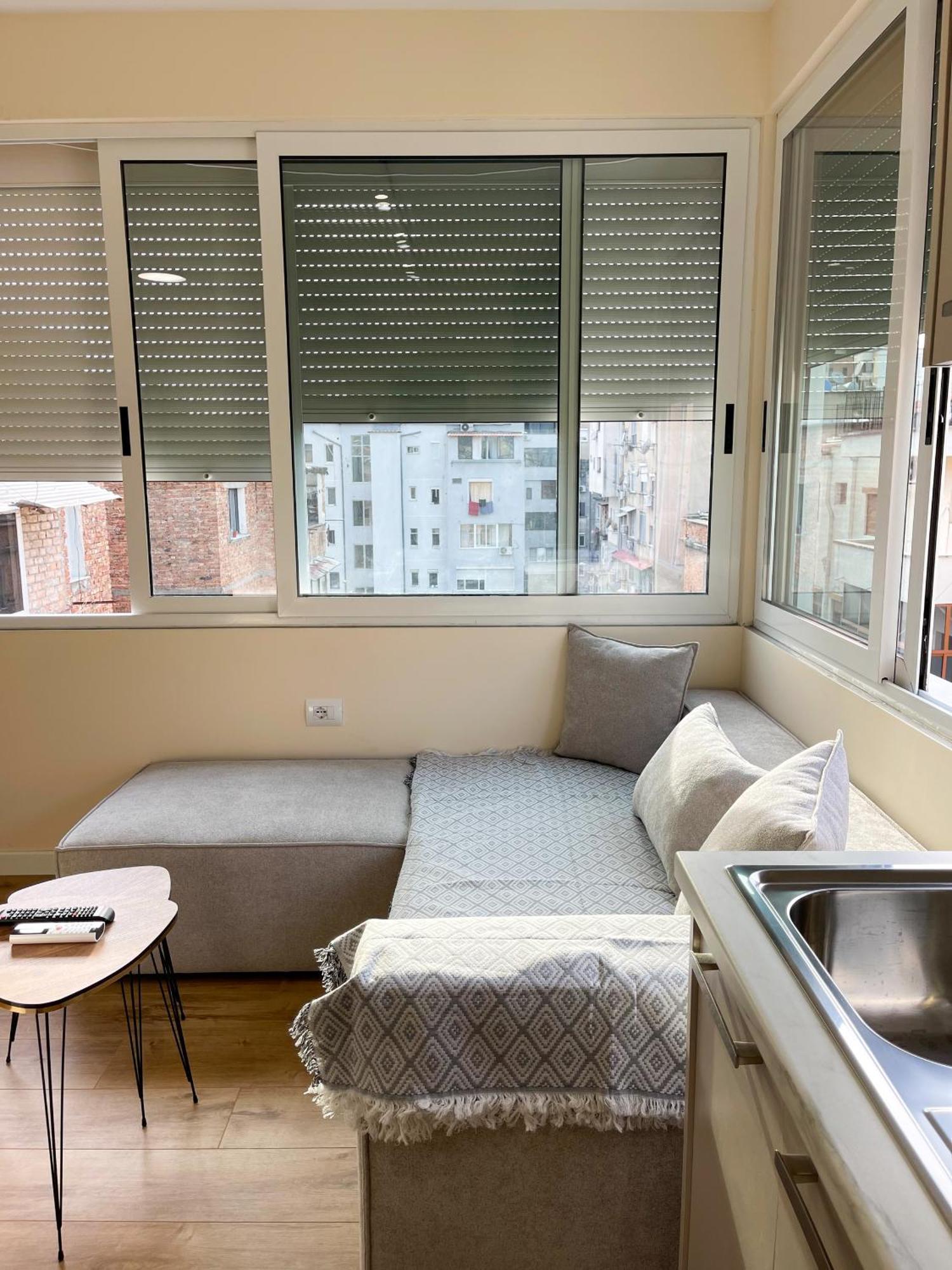 Wanderlust Bazaar Apartment Tirana Exterior photo