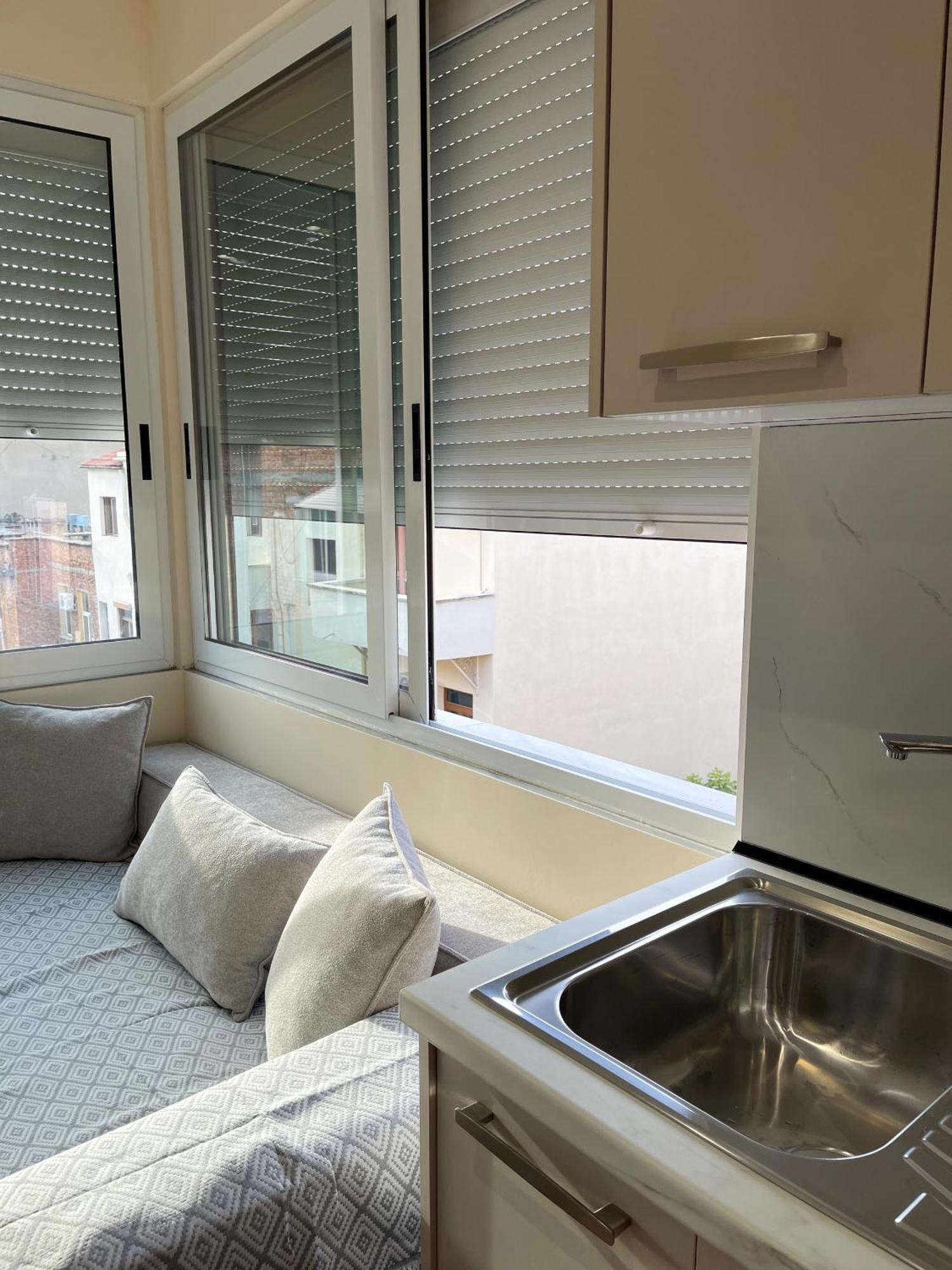 Wanderlust Bazaar Apartment Tirana Exterior photo
